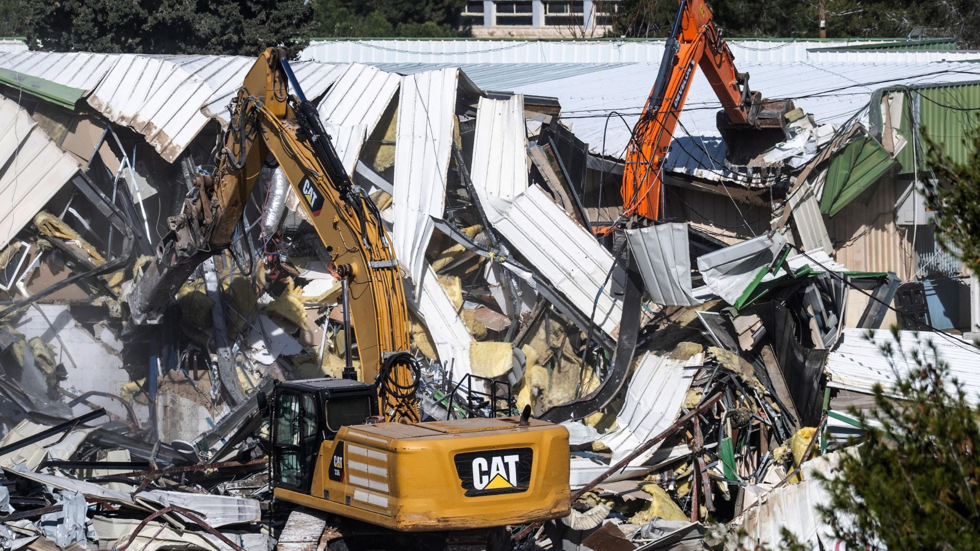 Israele demolisce la sede dell’Agenzia Onu per i Rifugiati Palestinesi a Gerusalemme Est