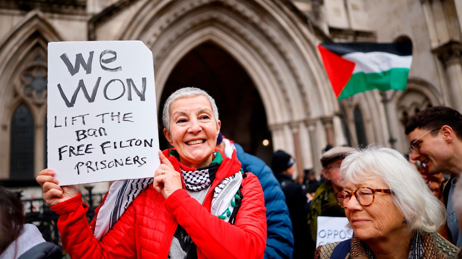 Palestine Action non è un gruppo terrorista. L’Alta Corte inglese boccia Starmer