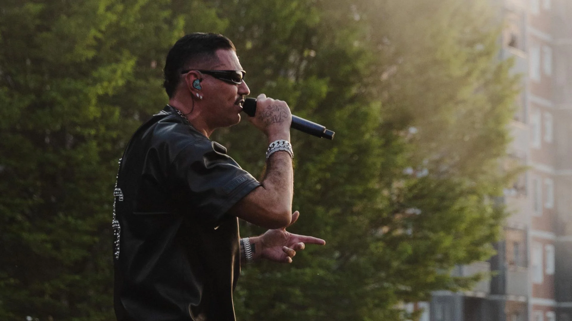 Concerto di Marracash al quartiere Barona, a Milano