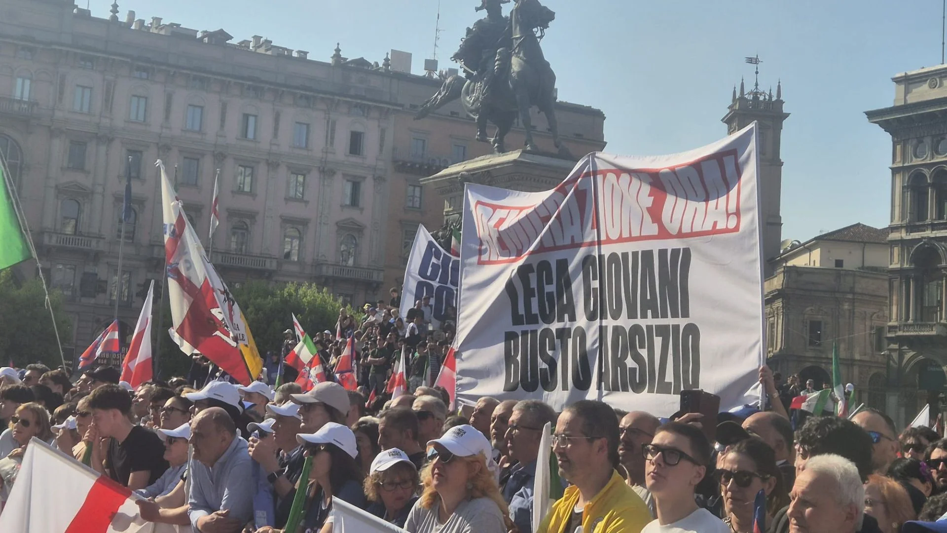 Manifestazione leghista in piazza Duomo, Milano