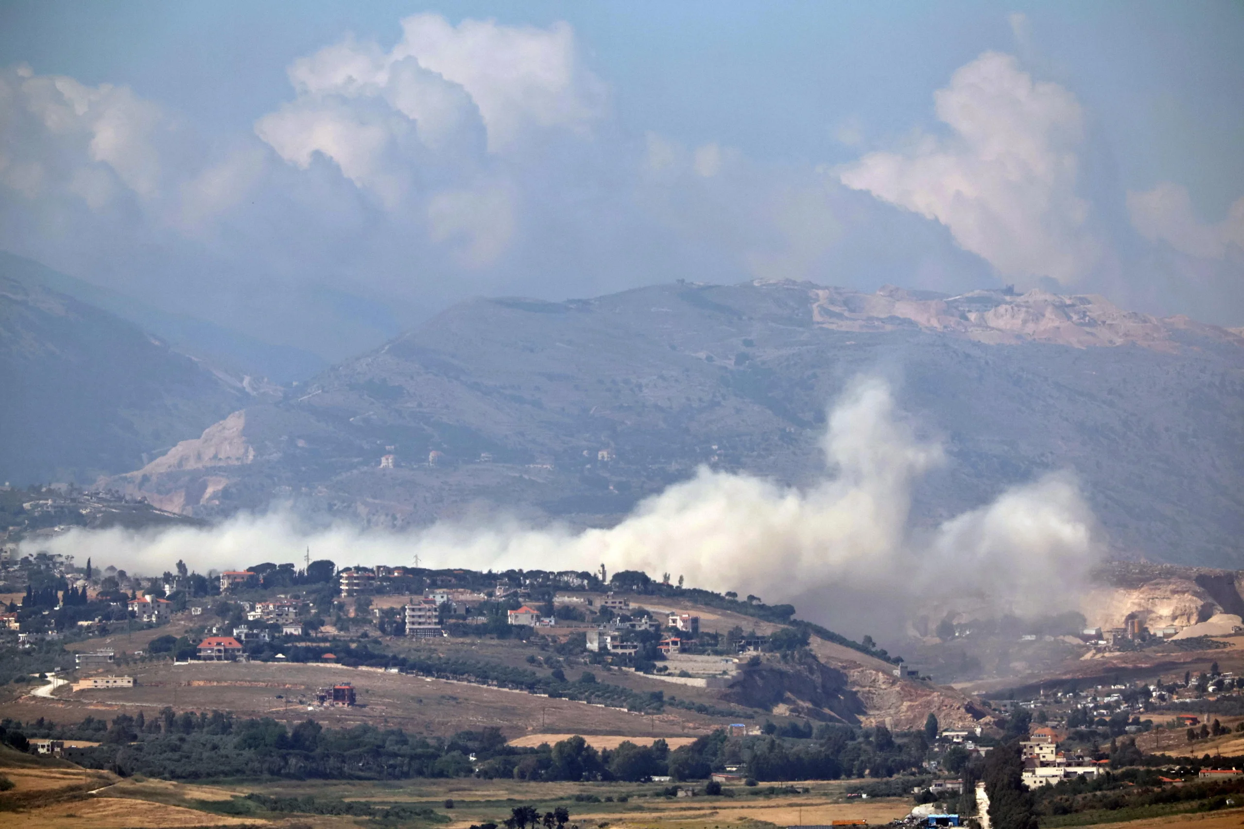 Israele bombarda il sud del Libano
