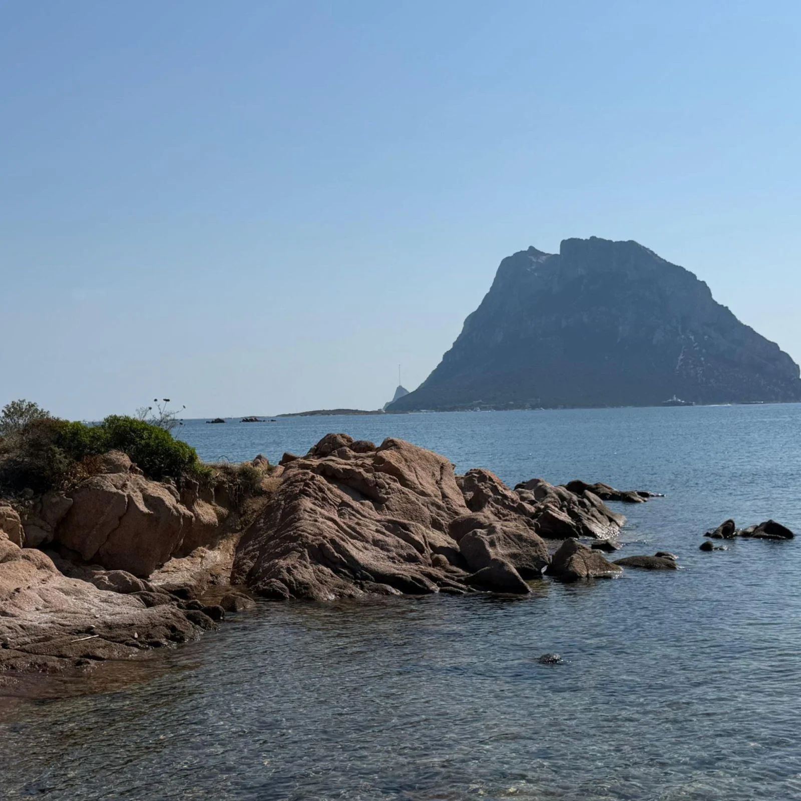 Sardegna, vittoria di cittadini e associazioni contro l'ecomostro di lusso di Tavolara Bay