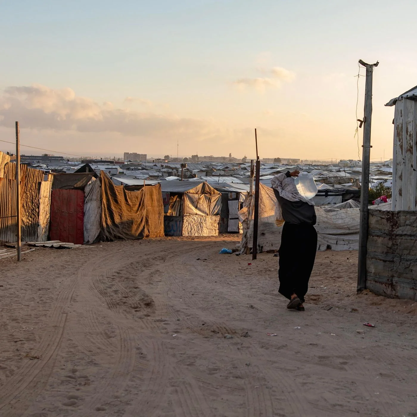 La vita a Gaza: malnutrizione, problemi igienico-sanitari, la minaccia continua dei droni