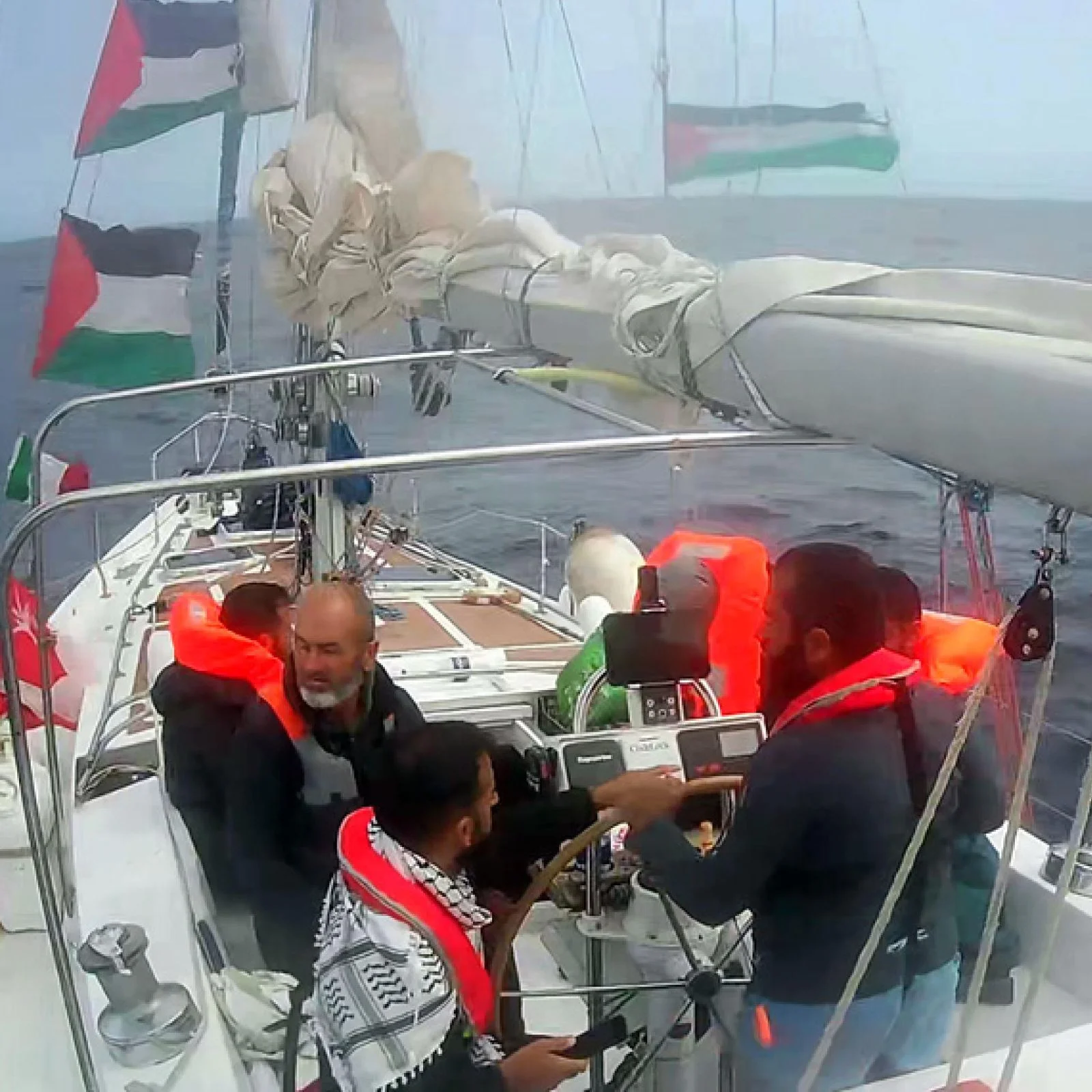 Flotilla: sono 425 le persone catturate da Israele, 29 italiane. In sciopero della fame 87 attivisti