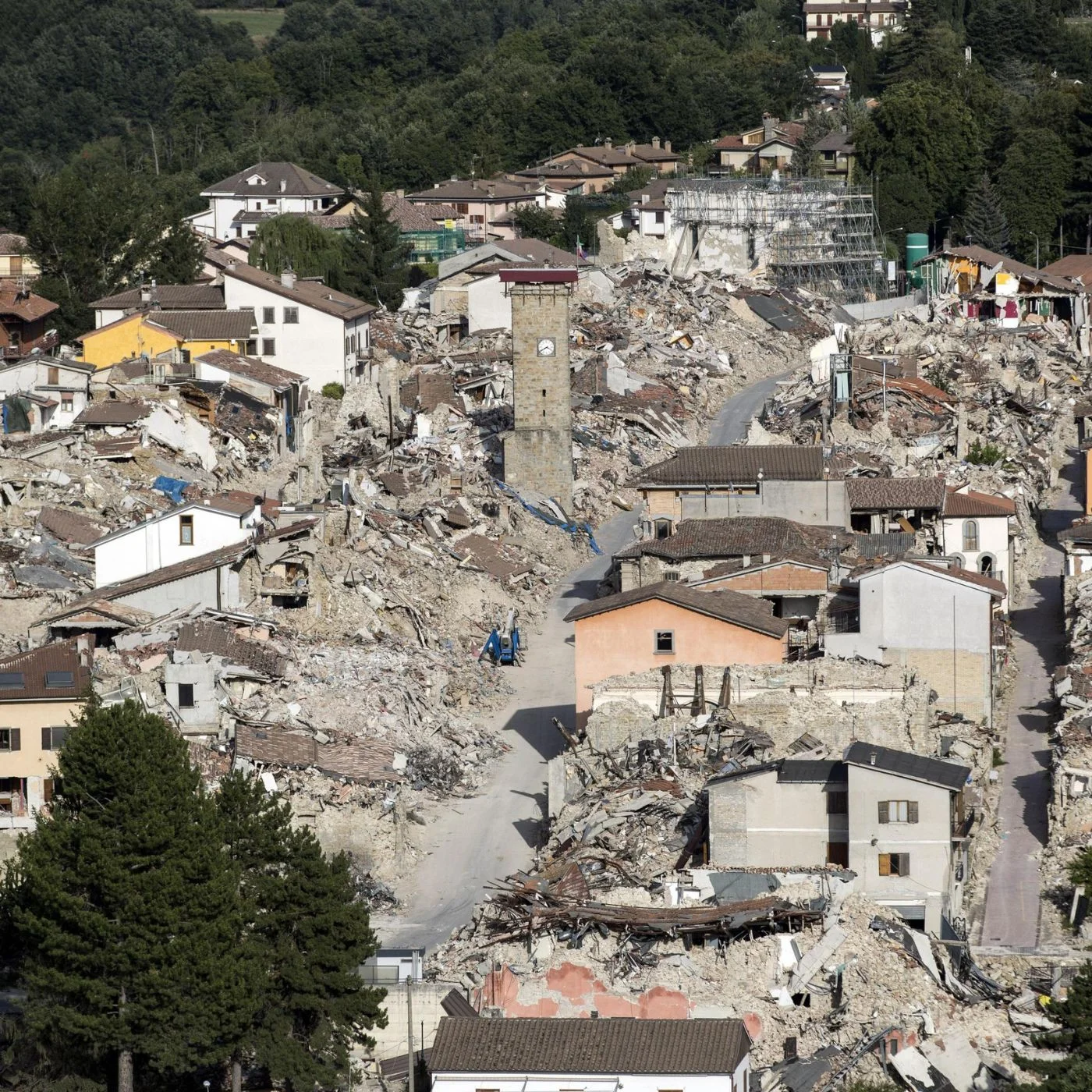 Amatrice, il padre di un ragazzo morto nel terremoto: ancora non c'è un fondo per le famiglie delle vittime