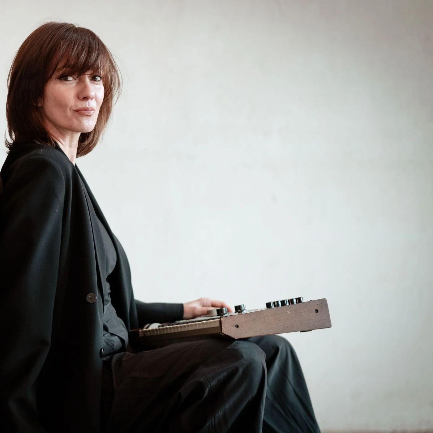 Da autobiografia a racconto universale: il nuovo viaggio musicale di Patrizia Laquidara