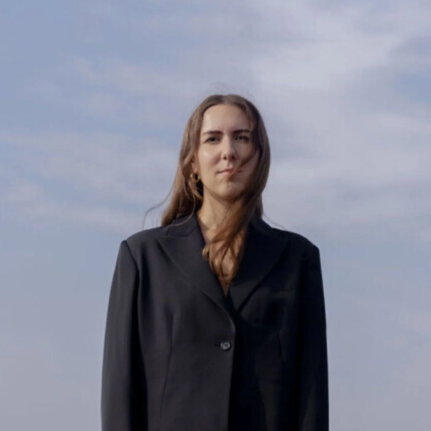 Arianna Pasini e l’arte di danzare con leggerezza sull’orlo di una tempesta
