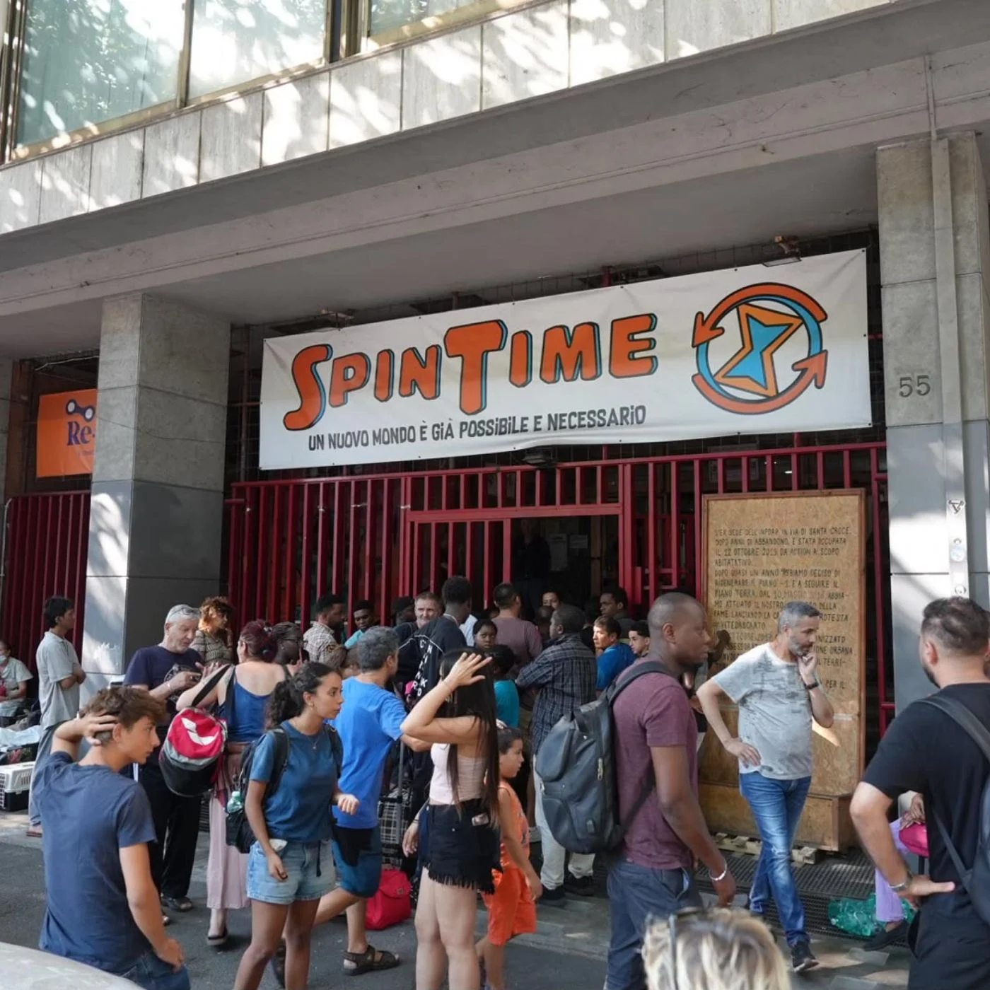 Principio d'incendio a Spin Time a Roma, ora il Governo vuole lo sgombero