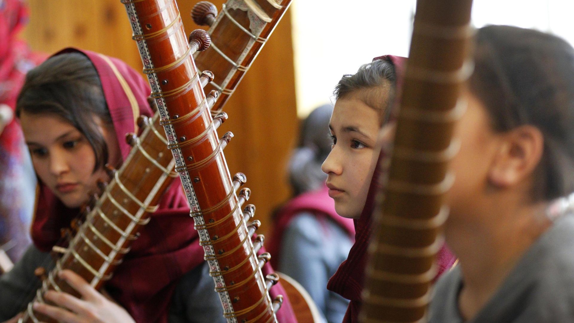 In Afghanistan i talebani vietano la musica ai matrimoni