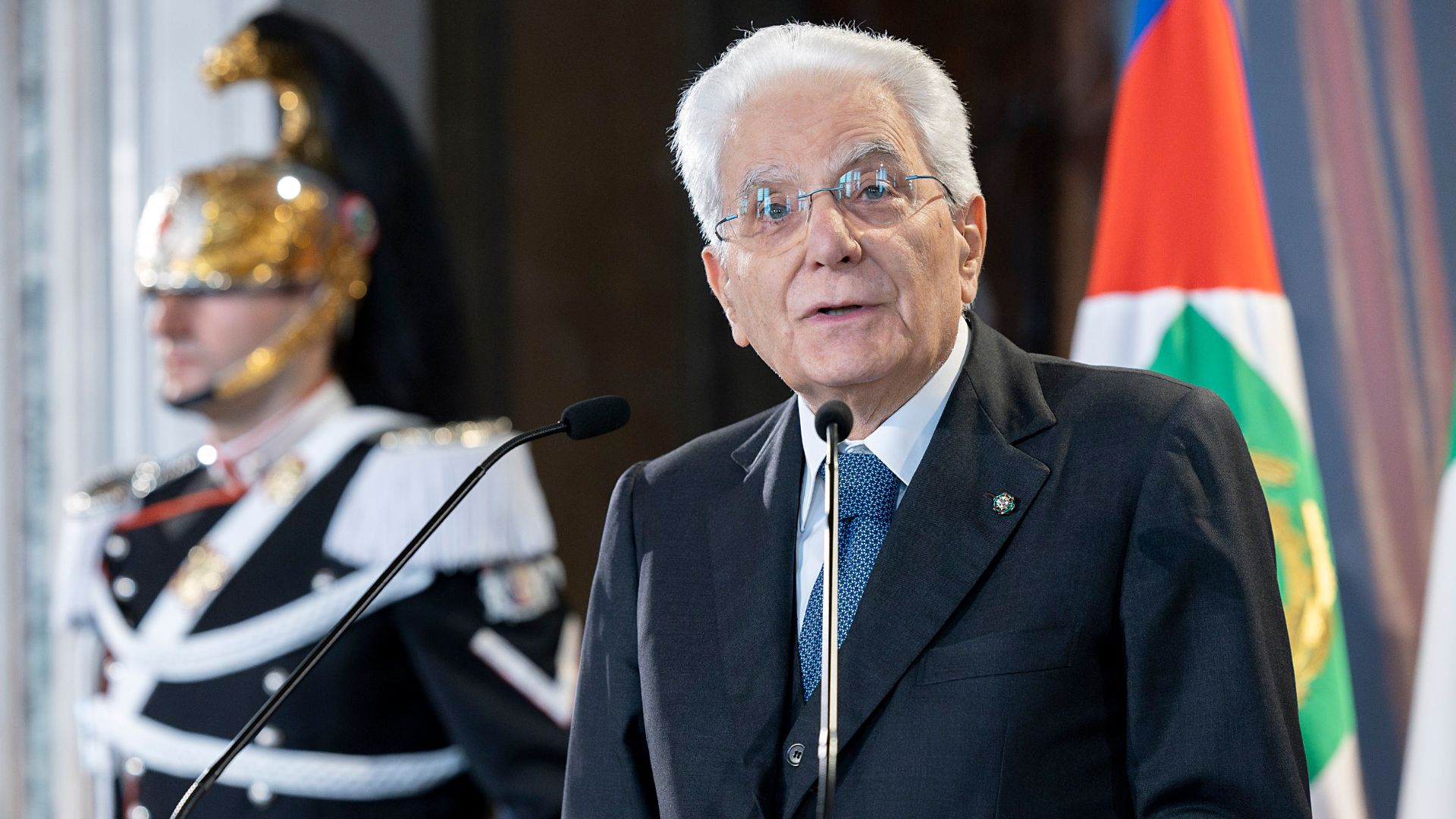 Sergiio Mattarella difende l'Italia dalle ingerenze di Musk