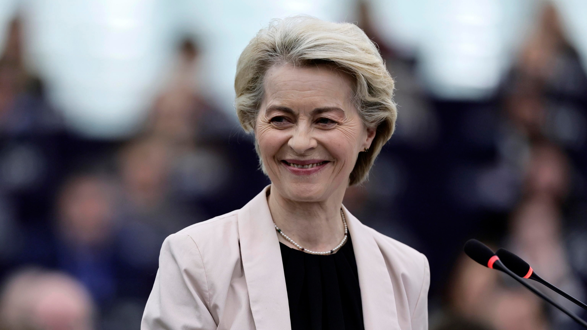 Ursula Von der Leyen bis con un record negativo di voti