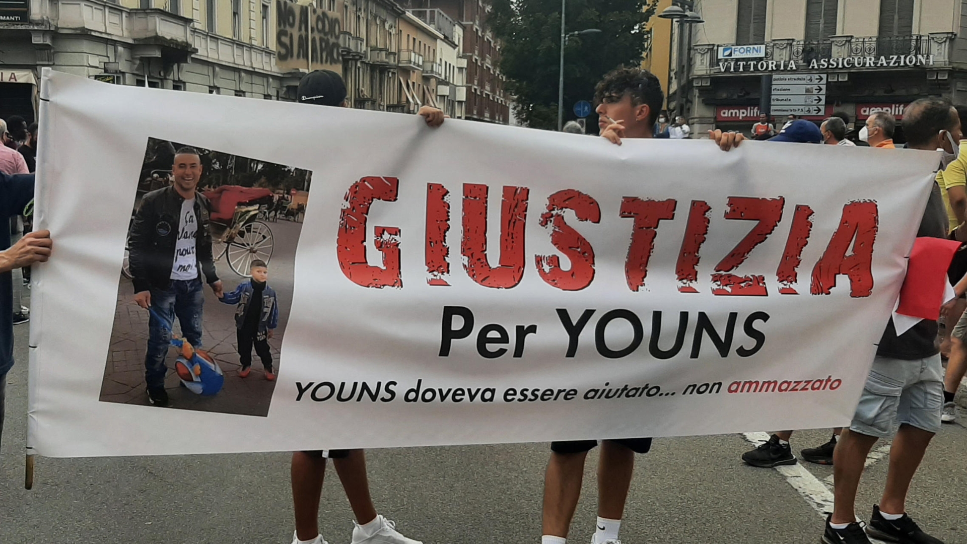 Giustizia per Youns El Boussettaoui