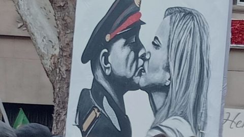 In decine di migliaia in piazza a Roma contro le leggi liberticide del governo