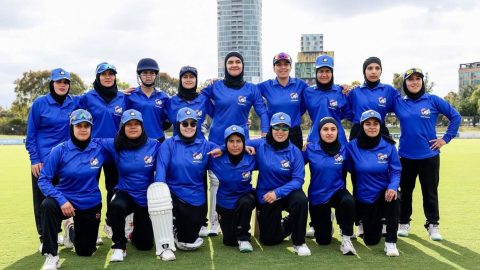 Afghanistan, la Nazionale femminile di cricket per la prima volta in campo dopo il ritorno dei talebani